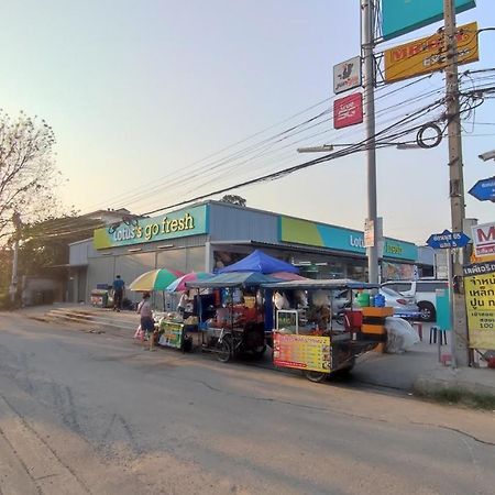 Pa Chalermchai Guesthouse Бангкок Экстерьер фото